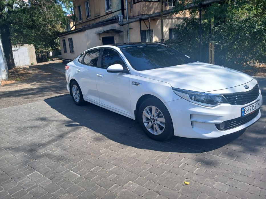 Автомобіль  киа  к5