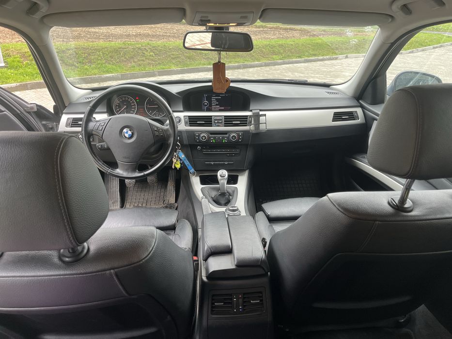 Bmw E91 2.0d 318d 143km navi skory climatronic grzane fotele