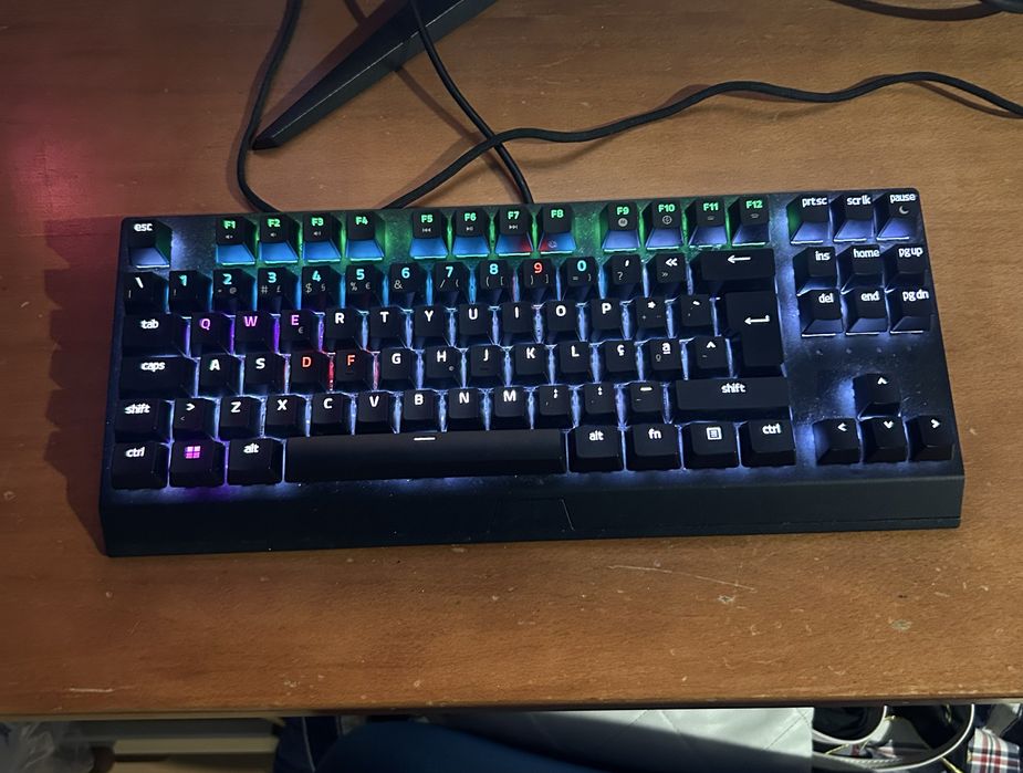 PC Gaming, ecrã, torre, teclado e rato!