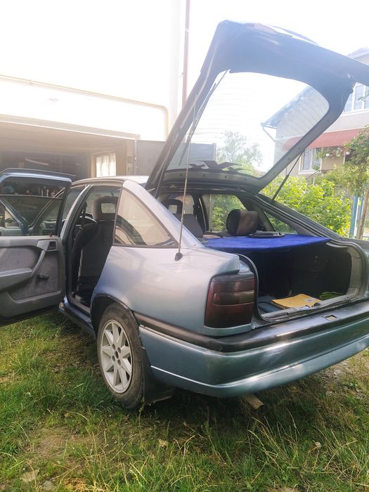 Машина Опель  Вектра А