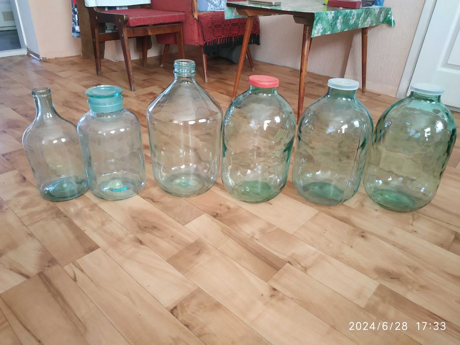 Бутли стеклянные 4л-130грн, 6л-190грн