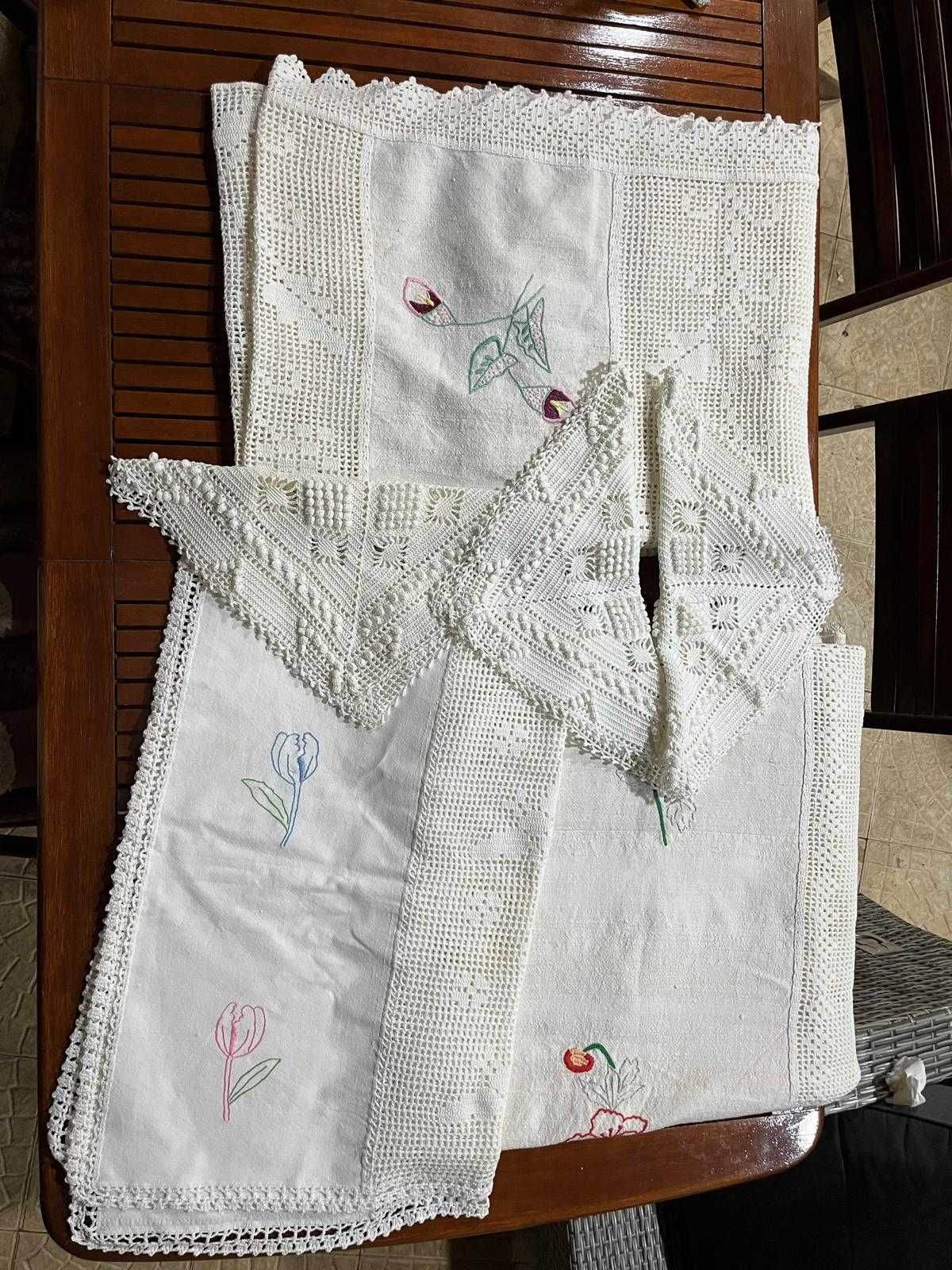 Colchas e almofadas de renda