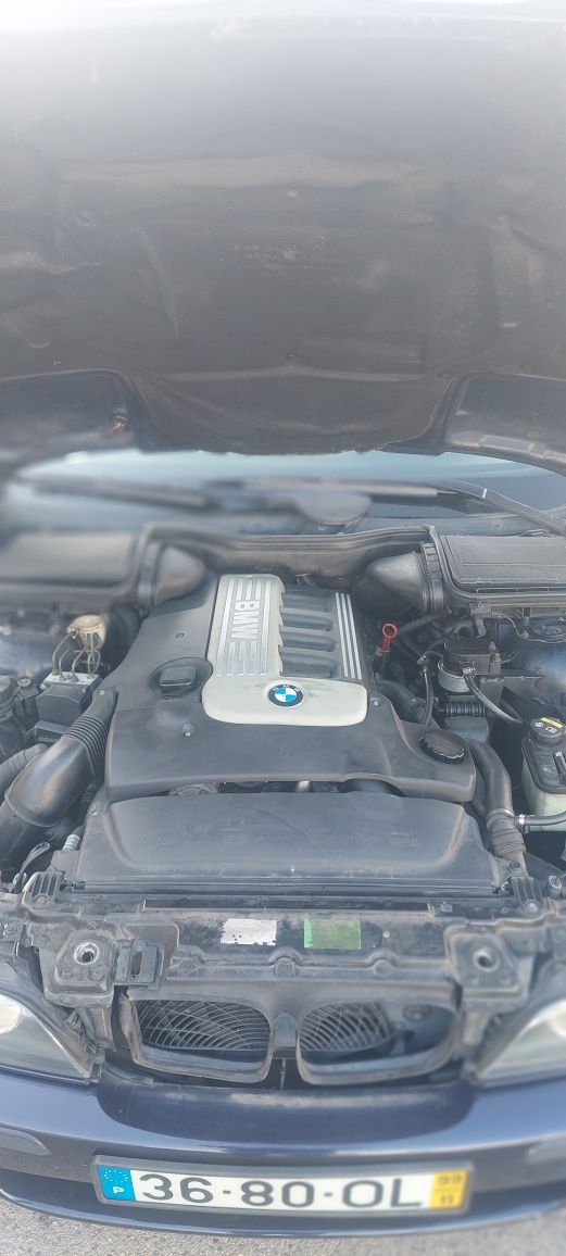 Vendo bmw 530d caixa manual. 
375565 km .
Revisões todas em dia turbo