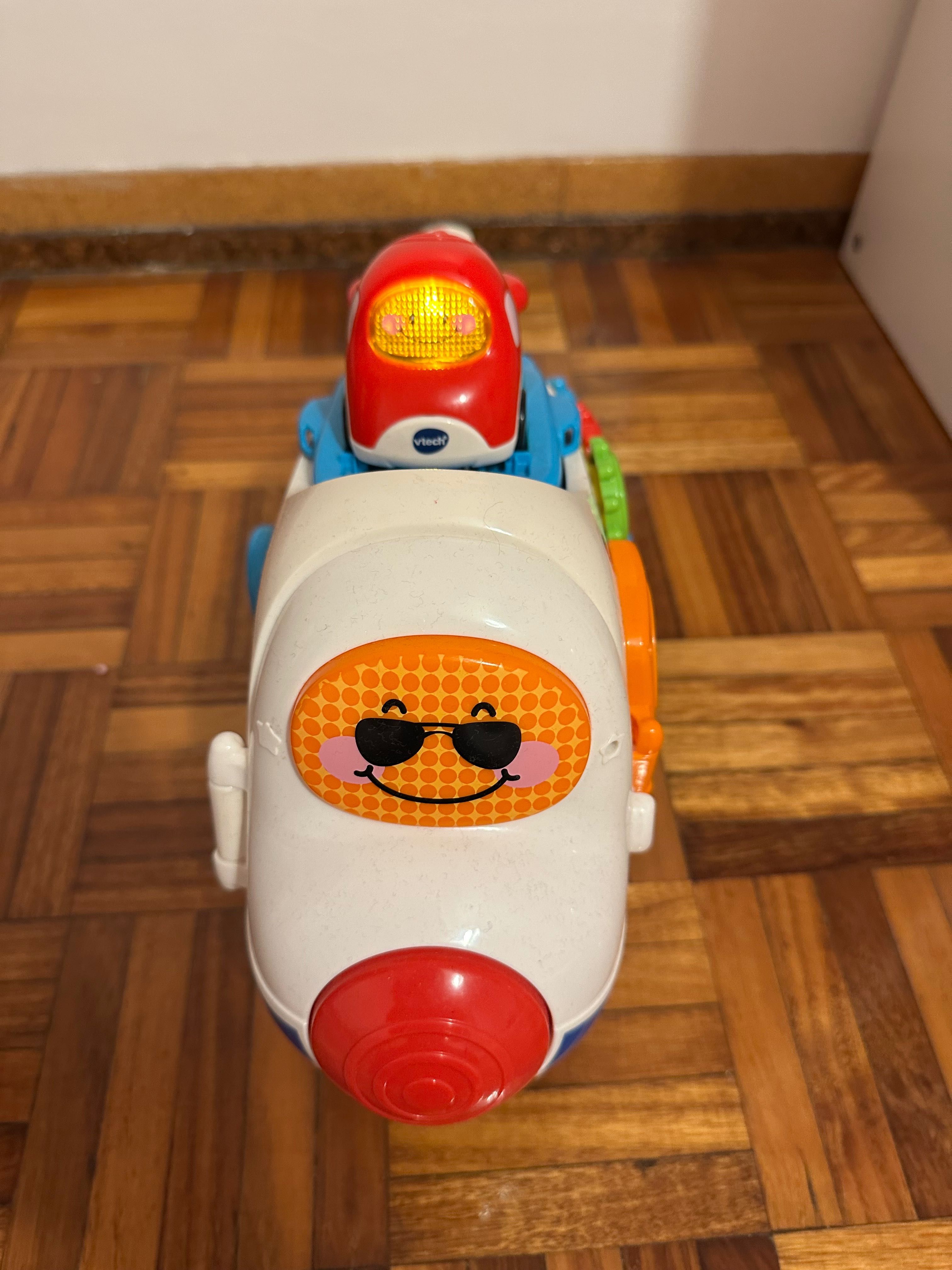 Avião com músicas Vtech