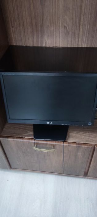 Монитор б/у  рабочий