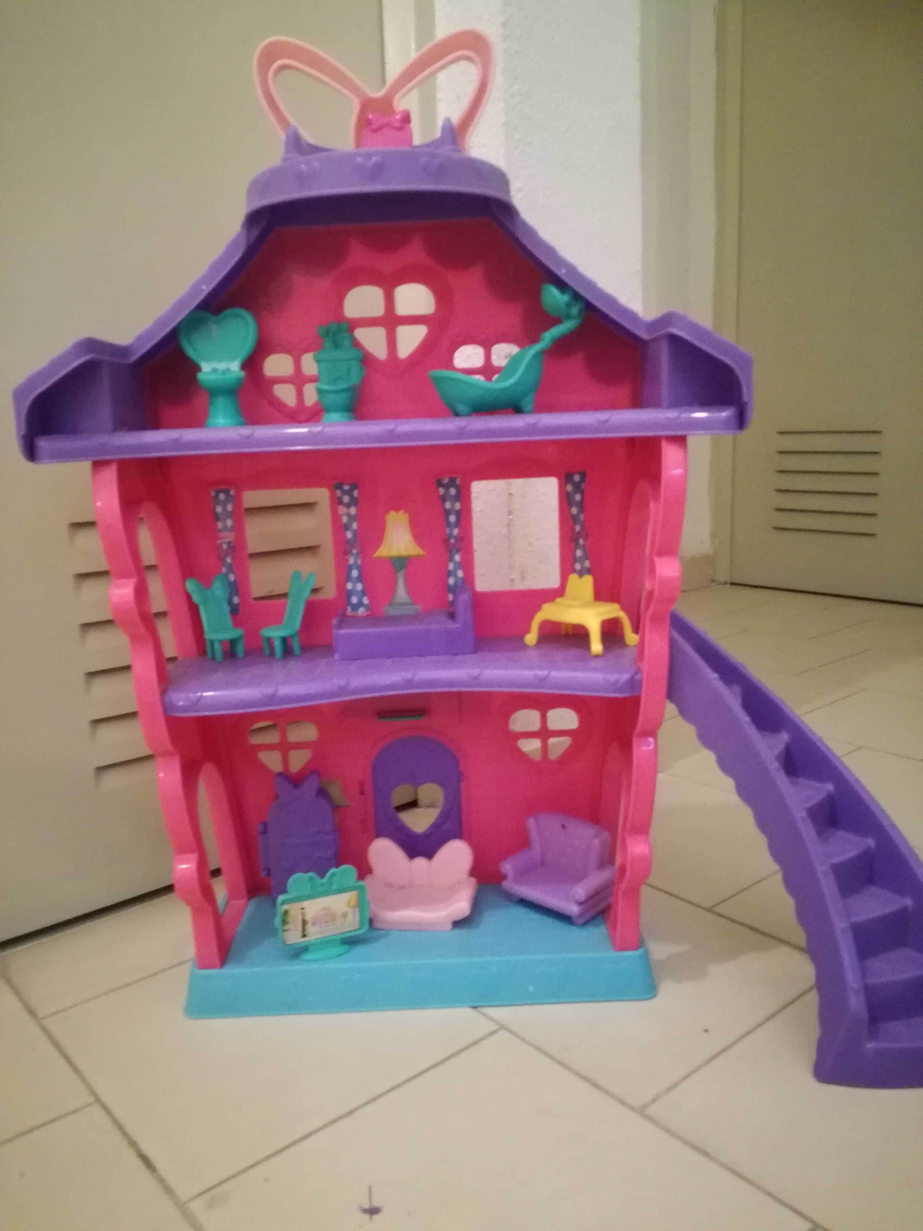 Casa da Minnie com acessórios