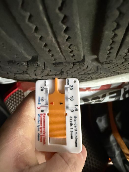 235/45/R18. 5,5мм. Зимові шини, Bridgestone Blizzak.