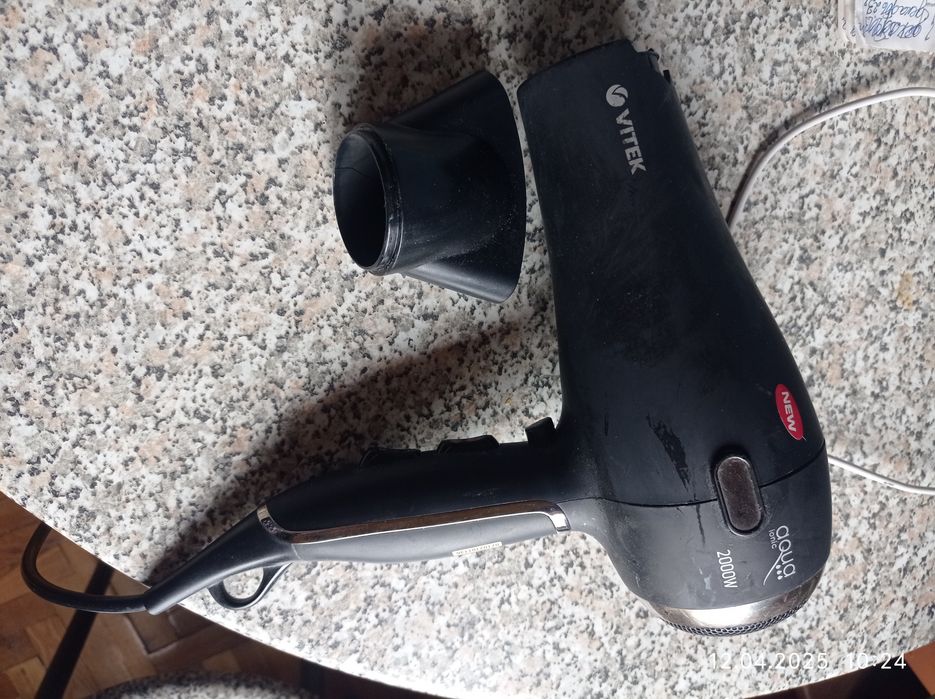 Продам фен для волос.