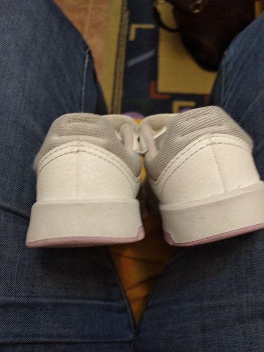 Sapatilhas Adidas de menina tamanho 25