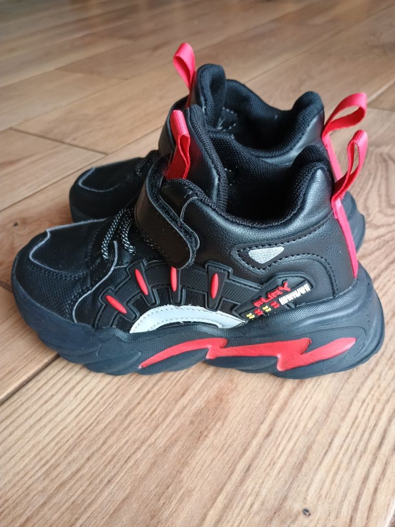 Adidasy chłopięce r.29 czarne jak nowe