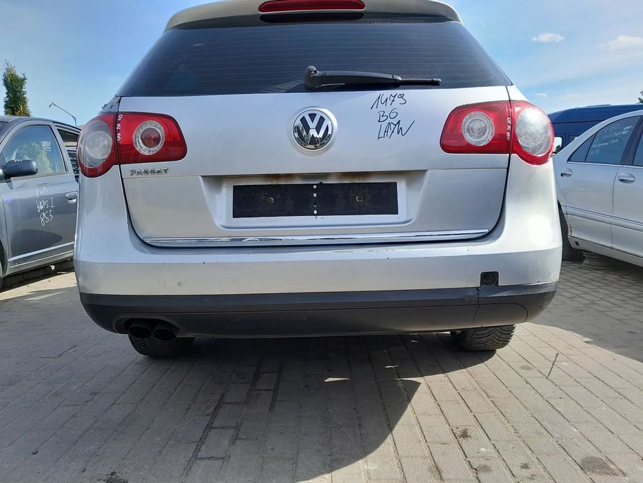 VW PASSAT B6 ZDERZAK TYLNY TYŁ KOMBI KOLOR: LA7W
