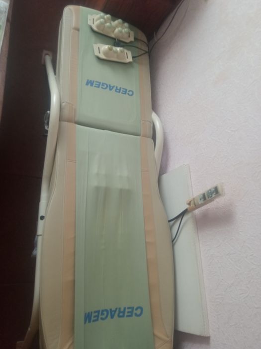 Продається масажне ліжко сирогем ,