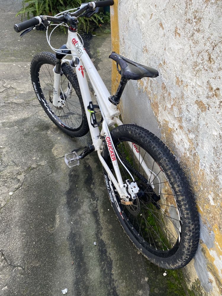 Bike gt/dart bom estado