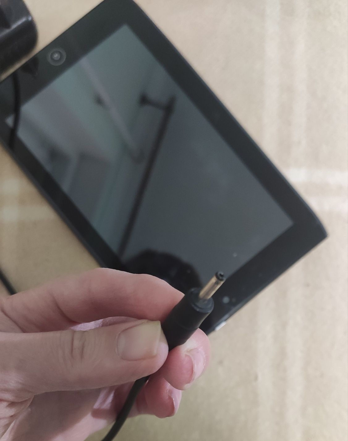 Планшет Acer Iconia Tab 7 дюймів, старий андроїд