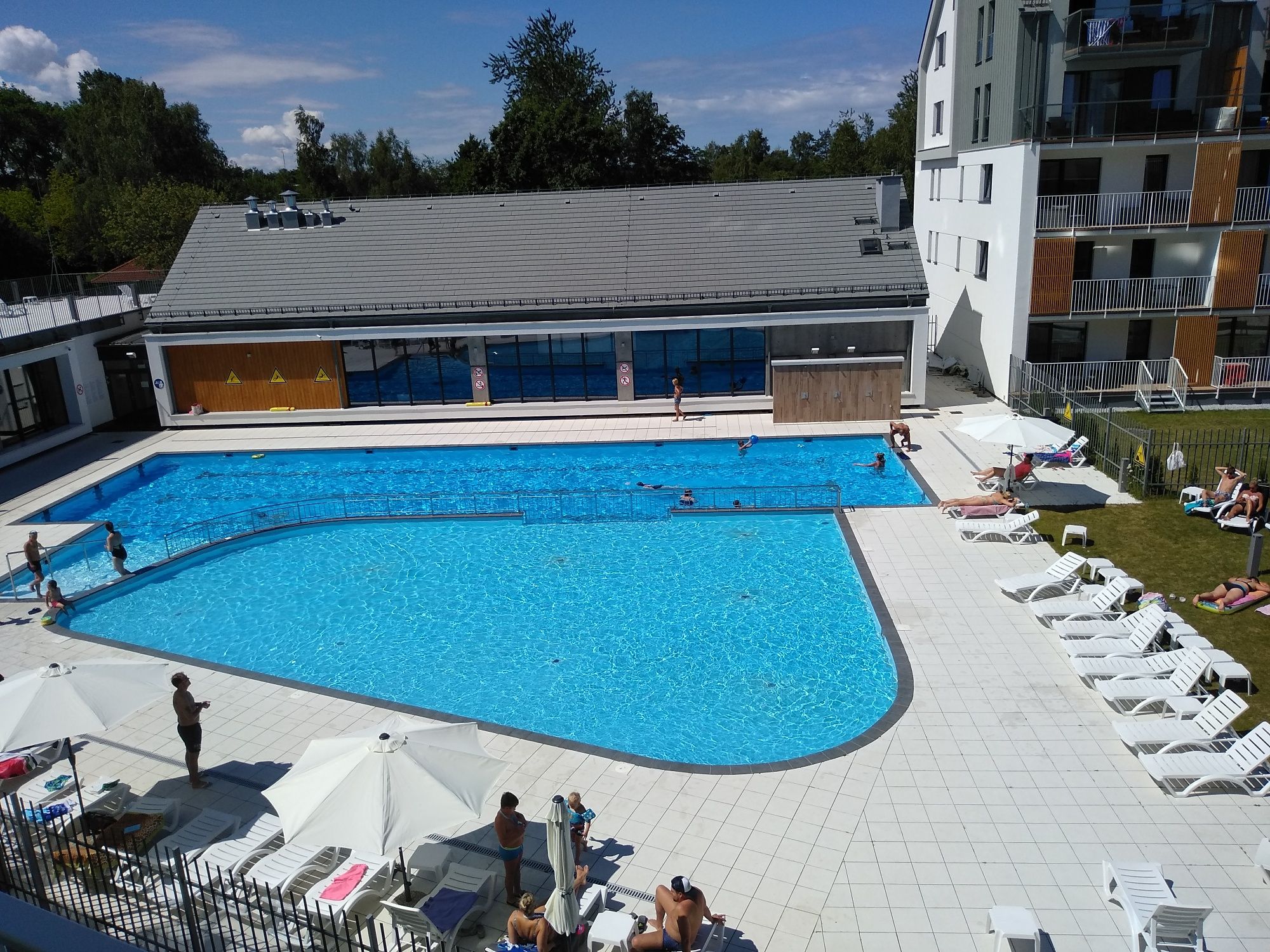 Noclegi nad morzem w Kołobrzegu apartament Sunrise z basenami