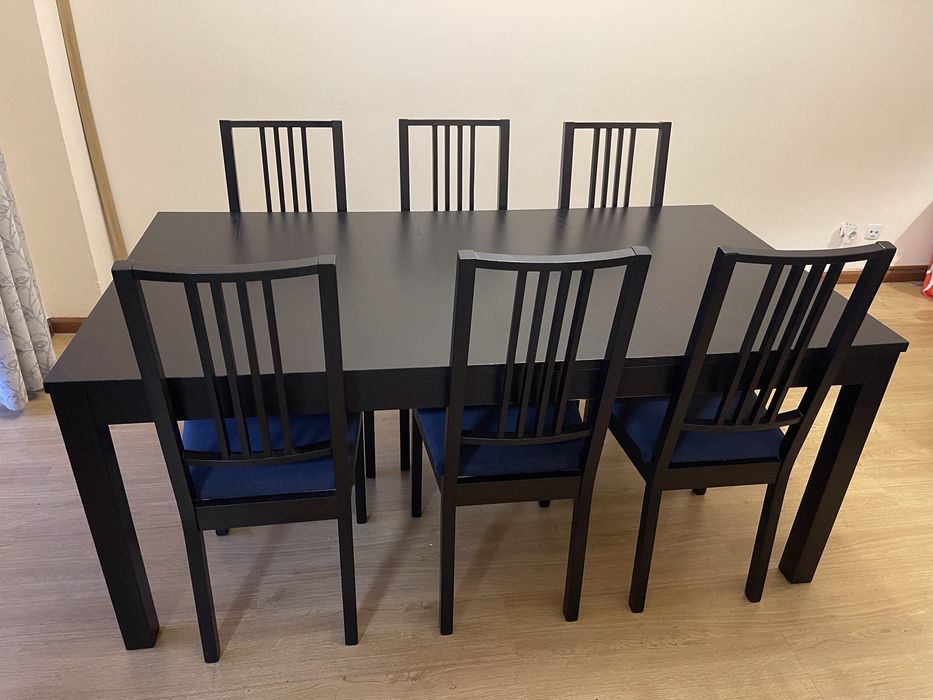 Mesa ikea 95x175 extensivel até 2,60 preta + 6 cadeiras