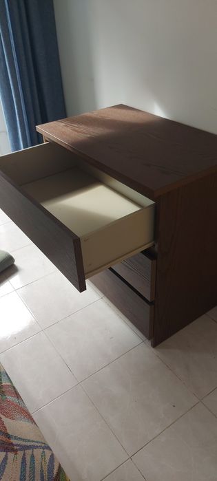 Comoda Ikea castanha
