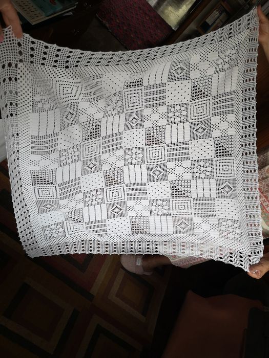 Antiguidades: naperons de crochet, freiras de Cucujães