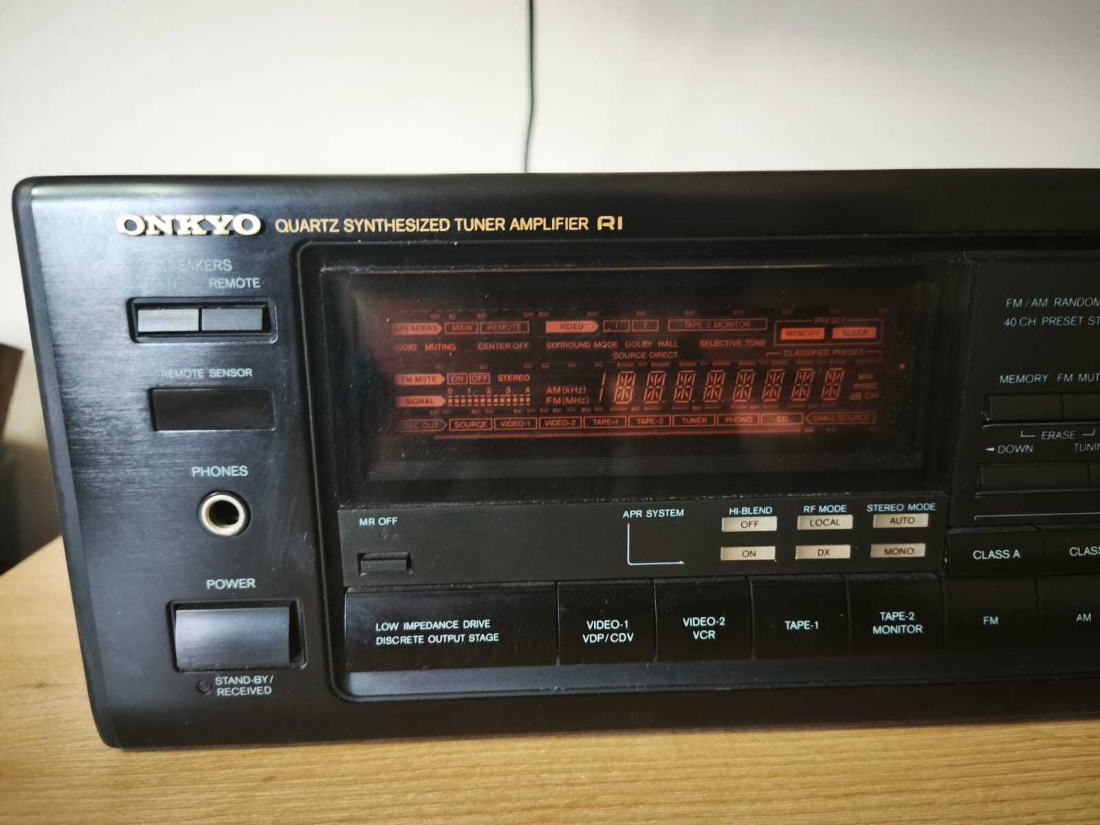 Amplituner ONKYO TX 7830 Quartz Synthesized Tuner