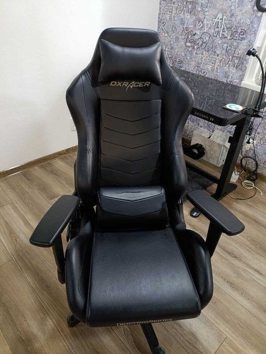 Ігрове крісло DXRacer