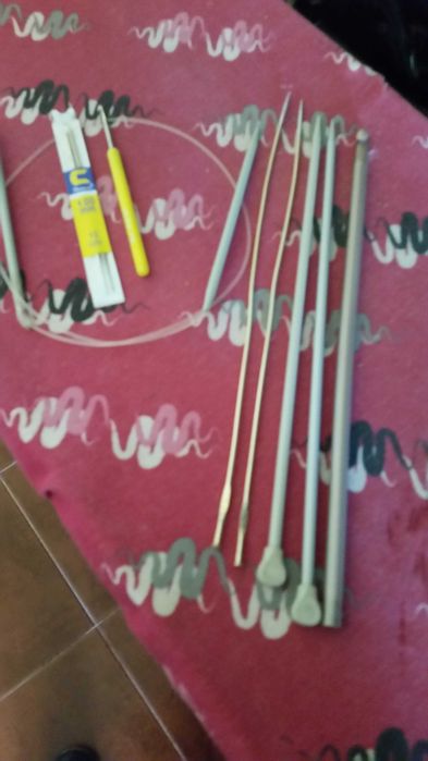 Agulhas de croché.  Circulares e simples.