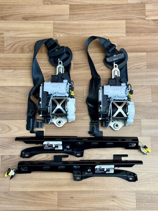 Audi A3 8V Ремінь безпеки  8V5857705MV04  8V5857706MV04