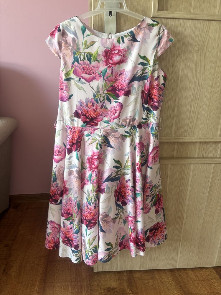 Elegancka sukienka