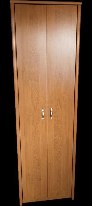 Szafa wysoka idealna na kurtki, ubrania