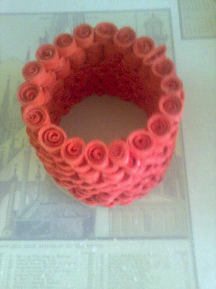 Pojemniki z dekoracją typu quilling