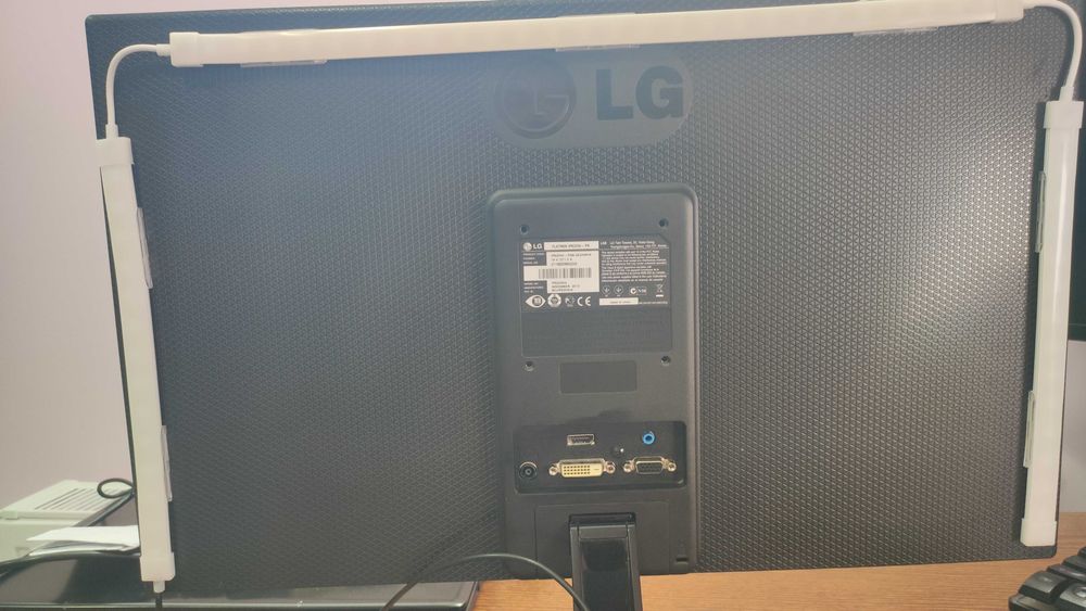 Монітор LG flatron ips234v pn