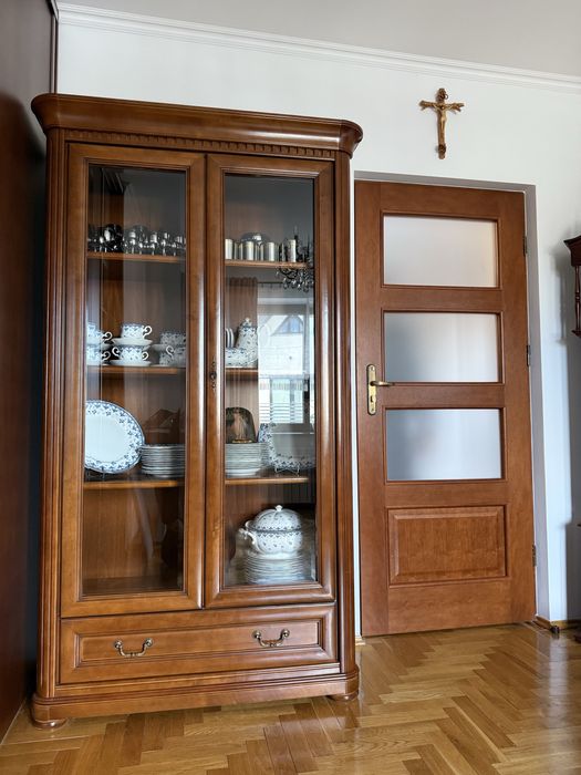 Serwantka drewniana, stan bardzo dobry