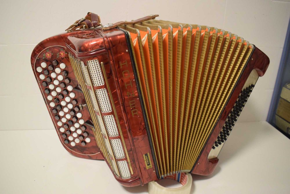 Acordeao Hohner Picolo   2 Voz. N 289