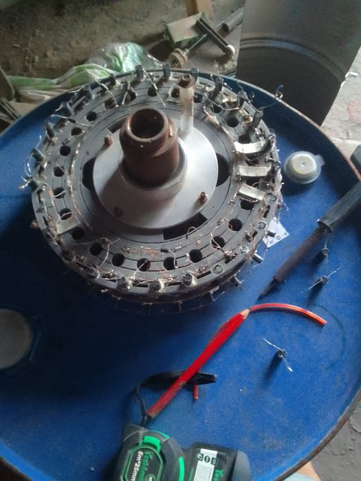 Єдиний в світі вертикальний вітрогенератор