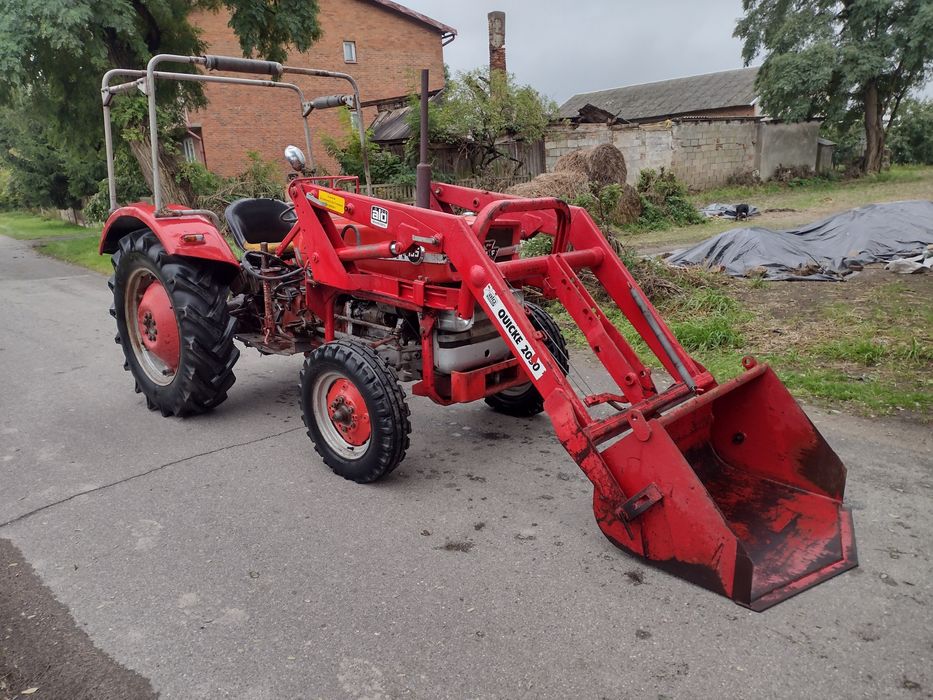 Massey Ferguson 135 z ładowaczem oryginał (mf255,3512,235,133)