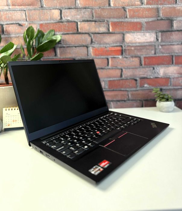 Ноутбук Lenovo ThinkPad E14 G3·AMD Ryzen 3 5300U·8GB+SSD256·14"HD·ТОП