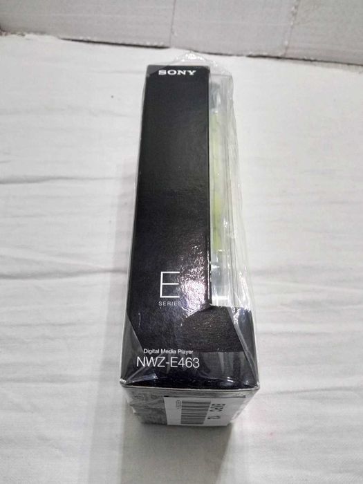 Sony Walkman NWZ-E463 4 ГБ Новый запечатанный.