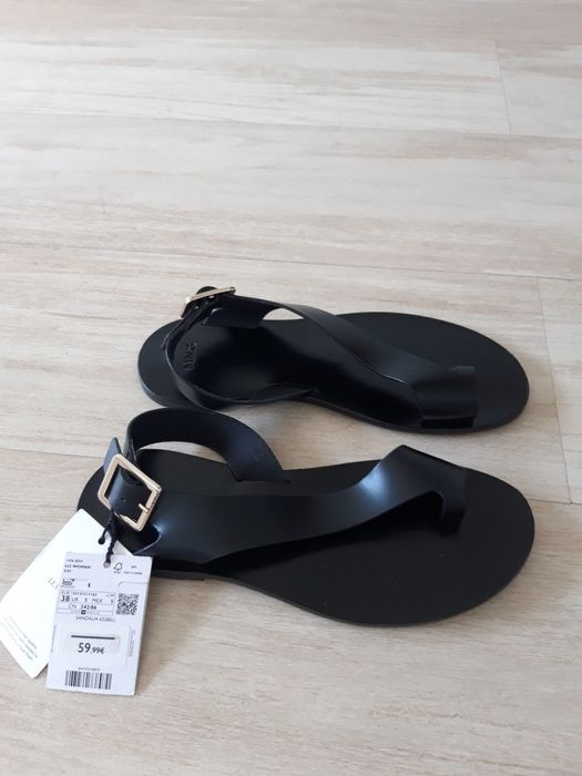 Sandálias pretas Mango