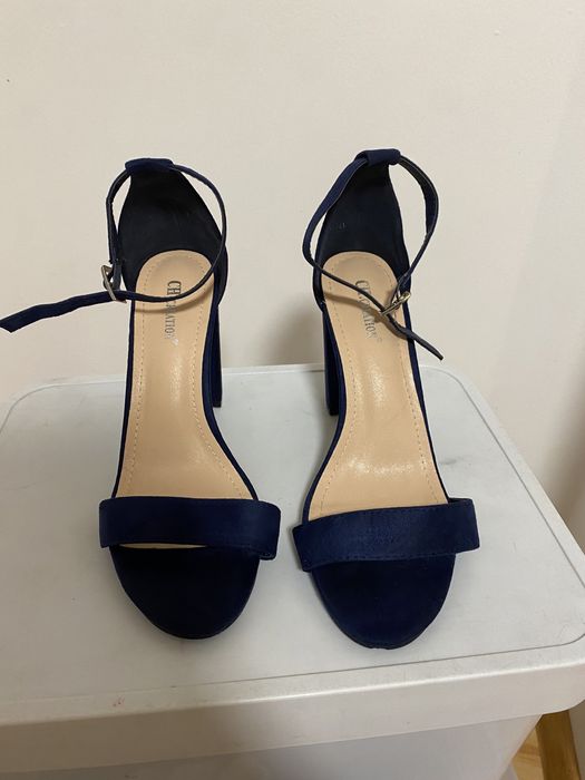 Granatowe zamszowe obcasy szpilki buty na obcasie na słupku z paskiem