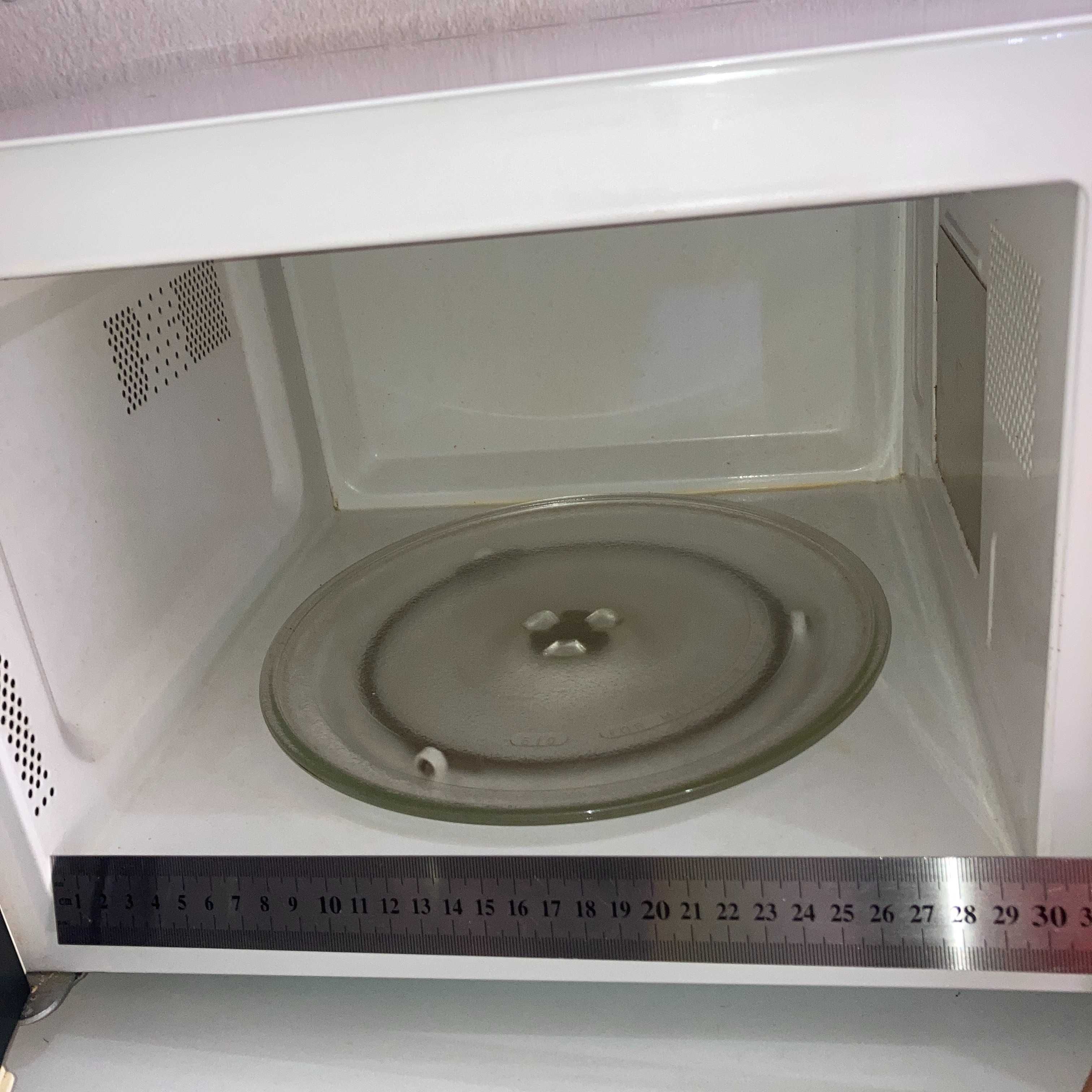 Micro-ondas com Grill Teka MW20BF - 21L em ótimo estado