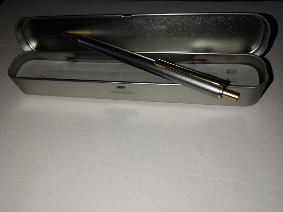 Długopis damski z etui.