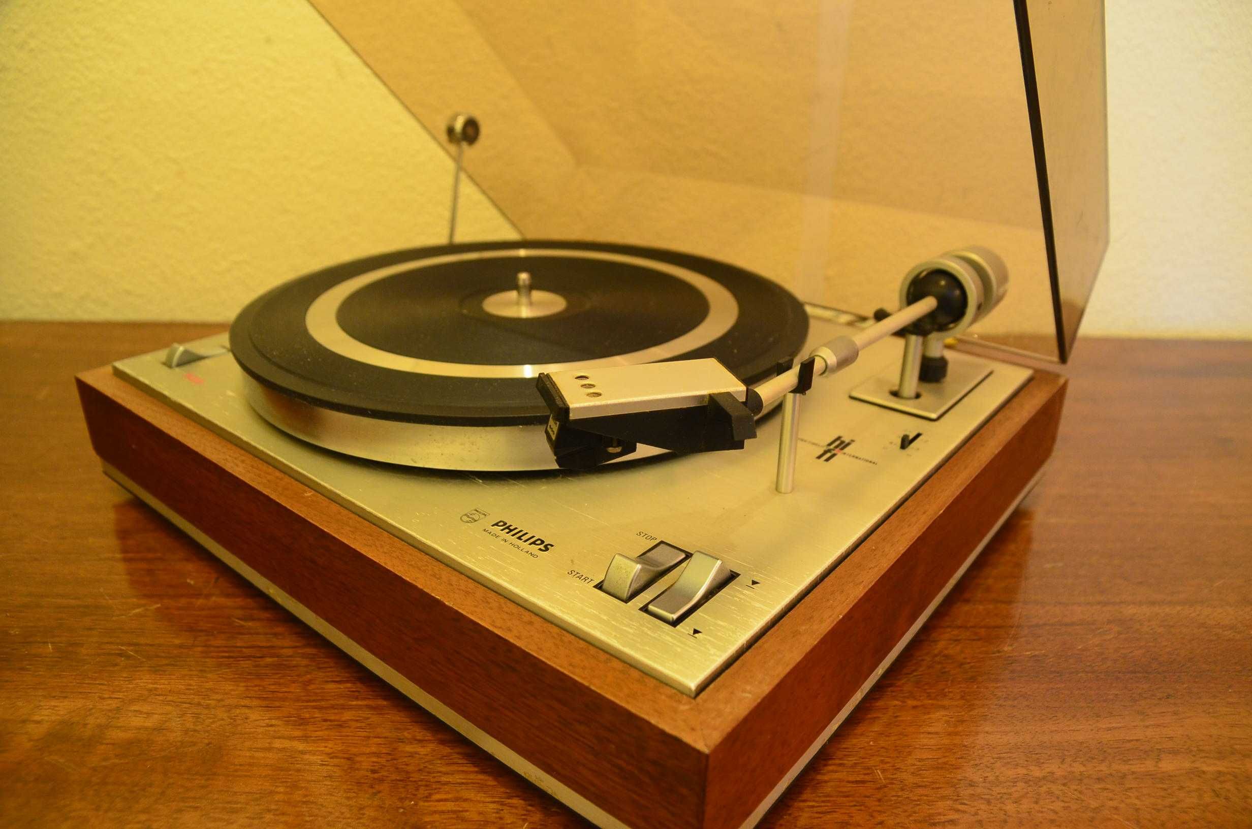 Gira Discos Philips 308
