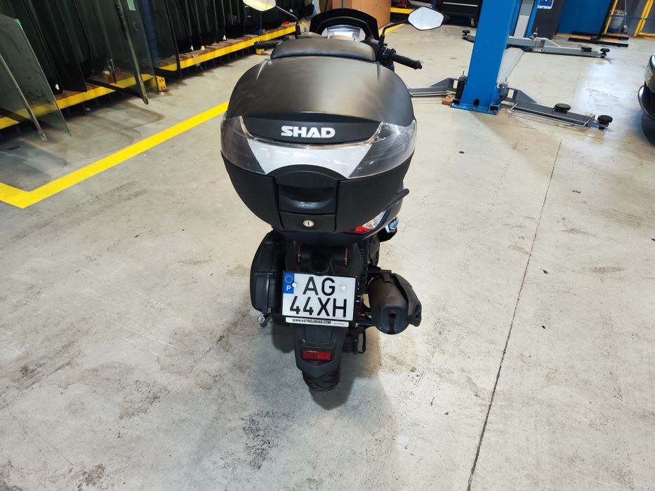 Yamaha n max poucos km