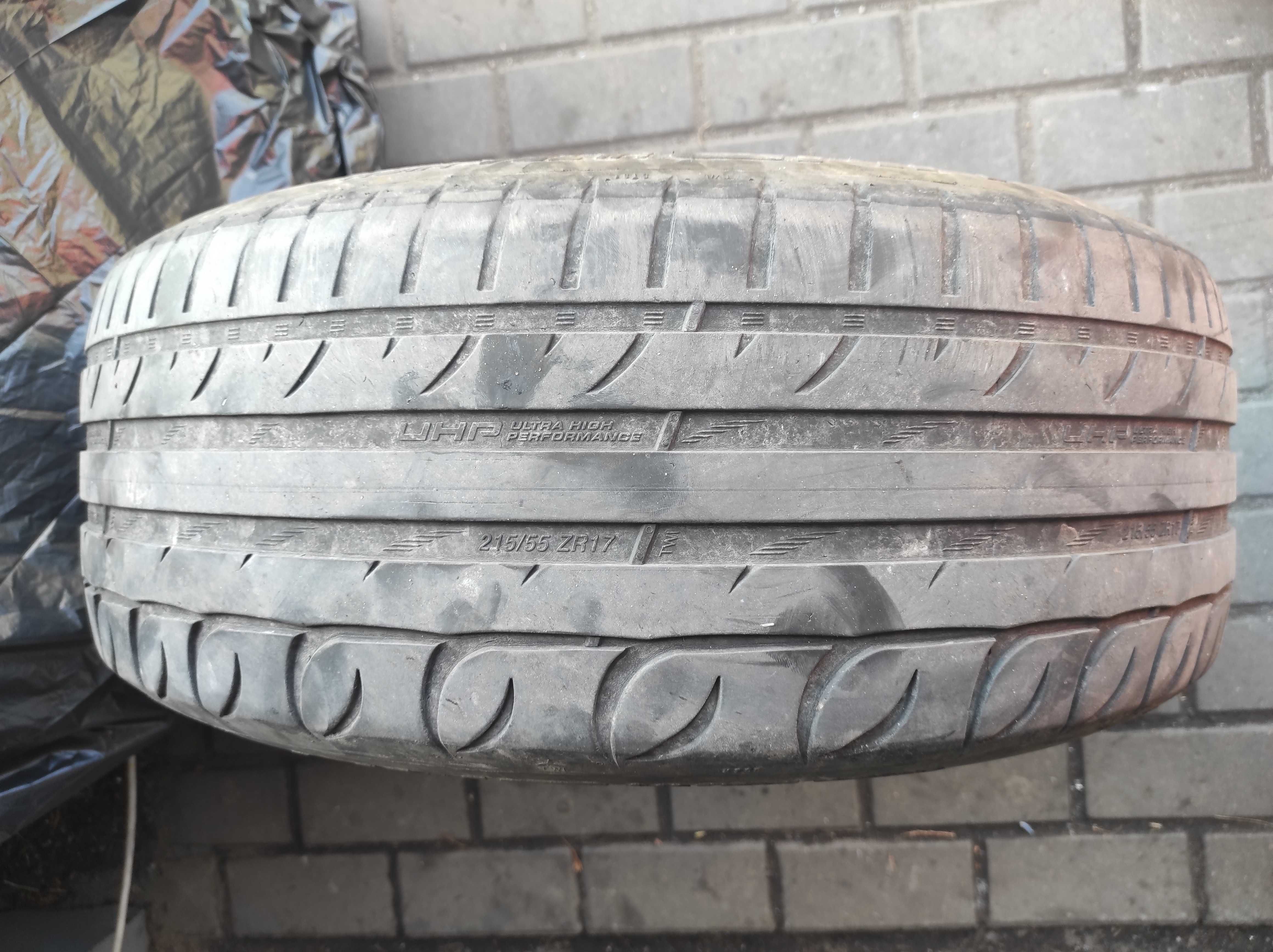 Opony Kormoran UHP 215/55/17R. Komplet Letnie