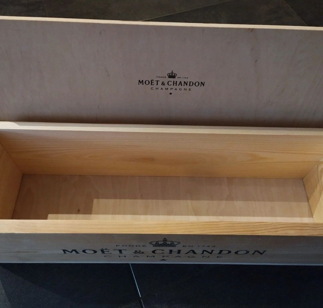 Drewniana skrzynia pudełka na szampana Moet Chandon