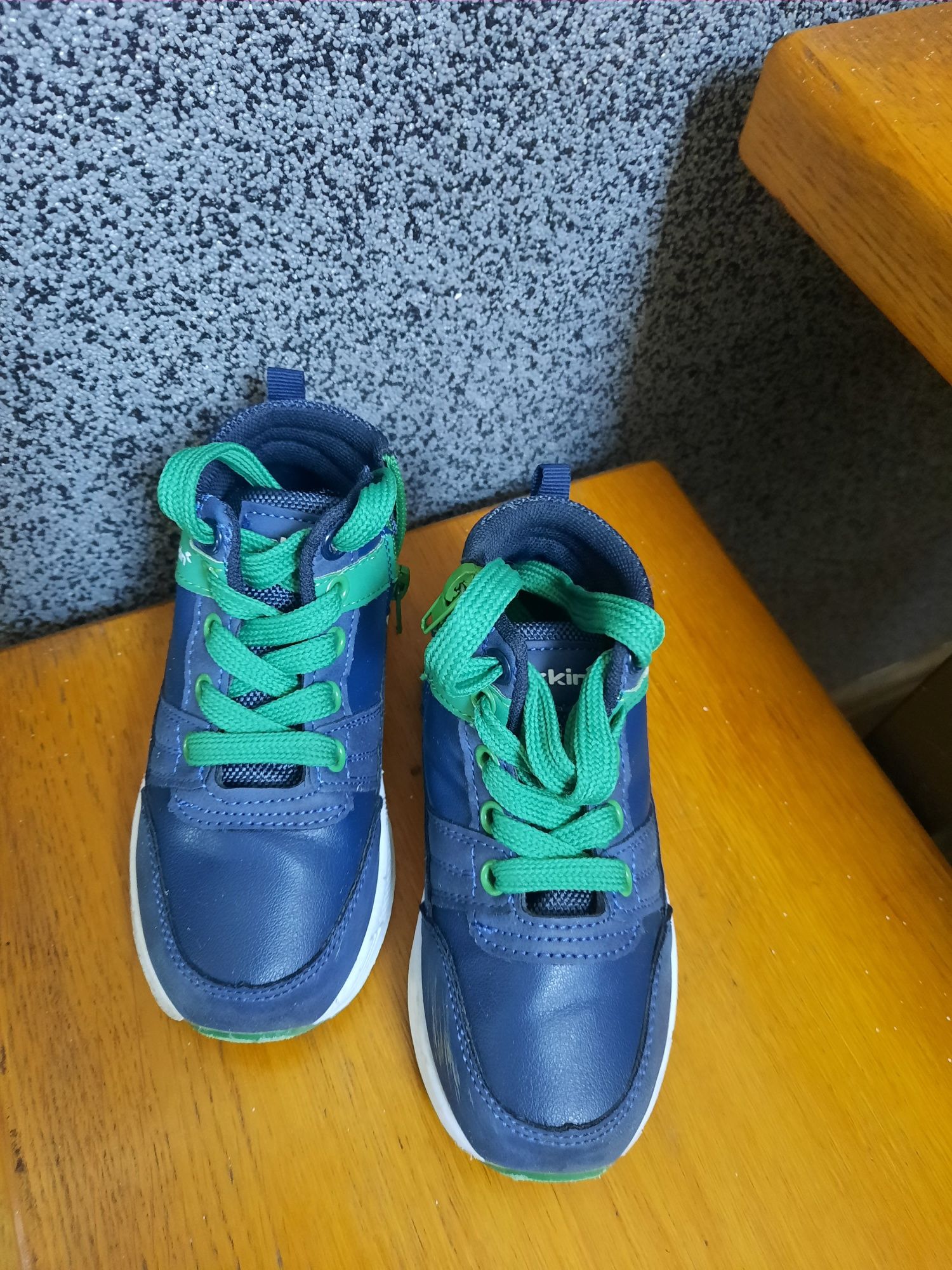 Buty chłopięce Bekkin rozmiar 26