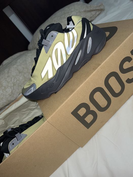 YEEZY BOOST 700 usada 1x