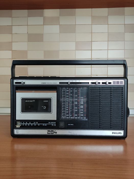 Philips 284 4 BAND radiorecorder