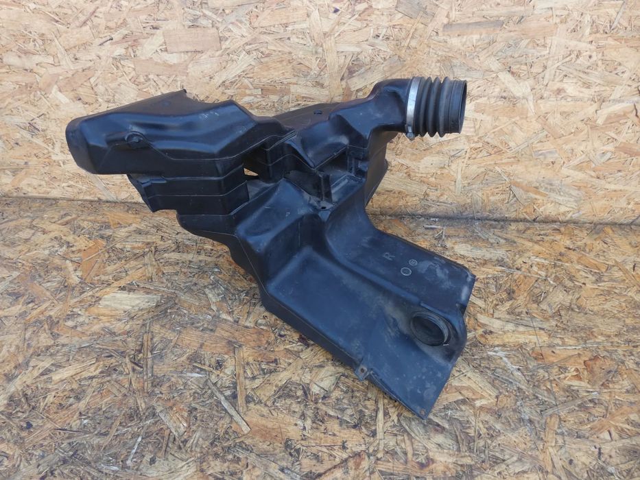 BMW E31  WLOT KANAŁ  POWIETRZA  PRAWY