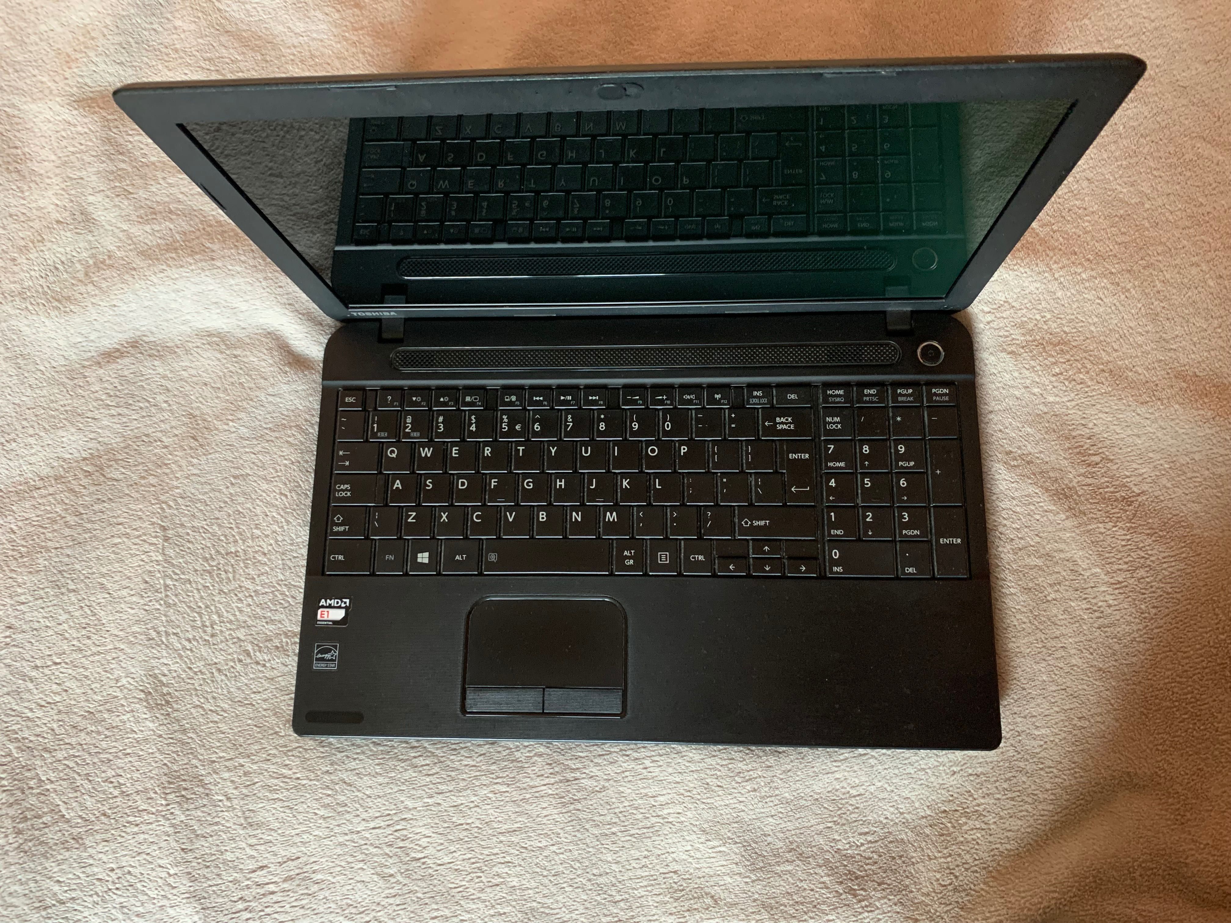 Laptop Toshiba w bardzo dobrym stanie