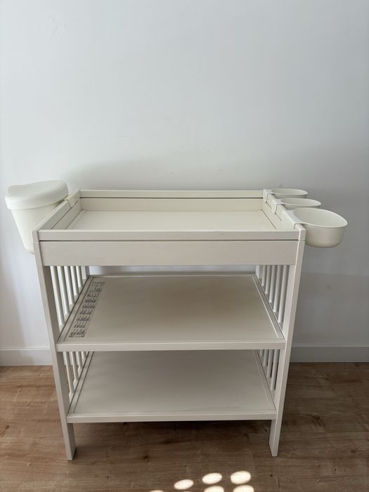 Muda fraldas de bebe branco Ikea (Gulliver) + acessorios